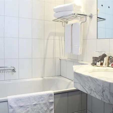 Montana Hotell 3*